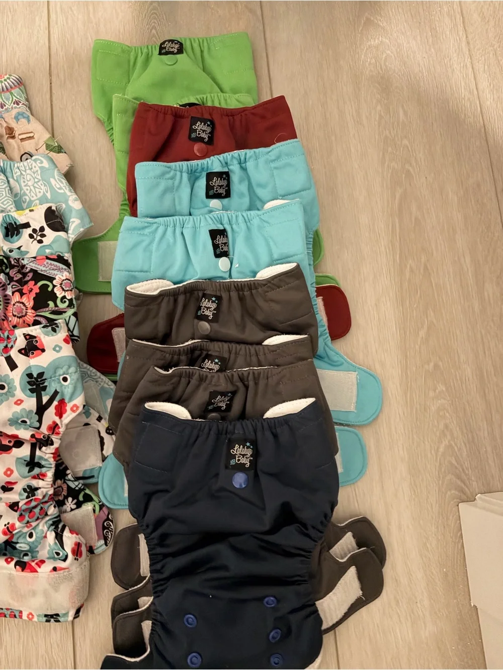 Lalabye Baby Cloth Newborn Diapers - 15 diapers + 15 bamboo snap in inserts. VGU